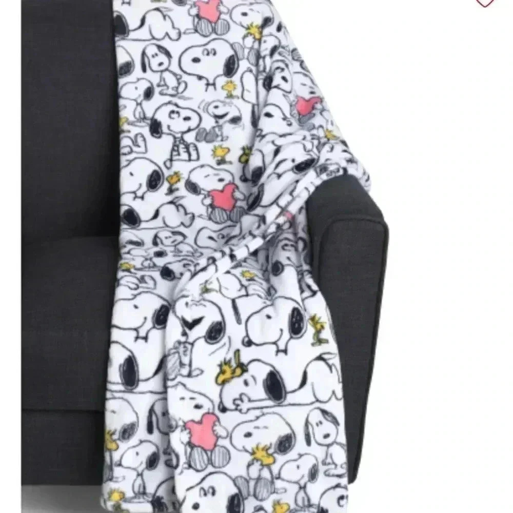 Snoopy peanuts soft thick throw puppy love nwt
